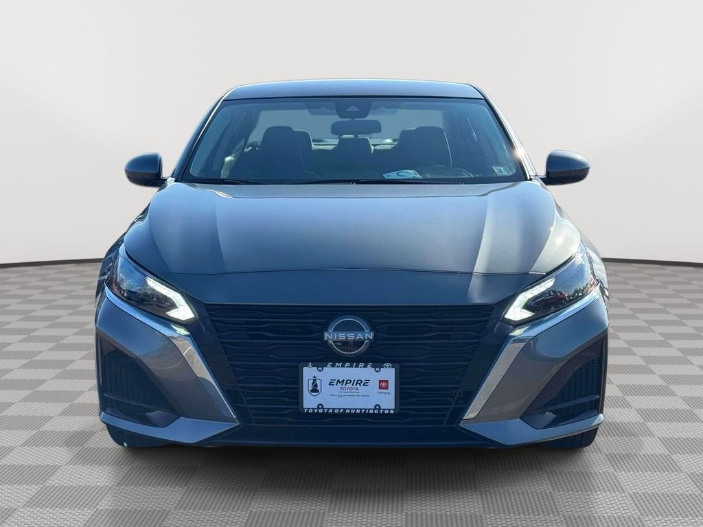 Used 2023 Nissan Altima 2.5 SV image 2