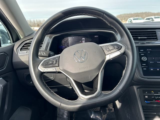 Used 2023 Volkswagen Tiguan SE image 11