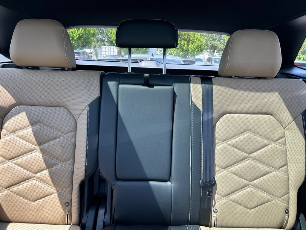 New 2026 Volkswagen Atlas Cross Sport SE FWD image 13