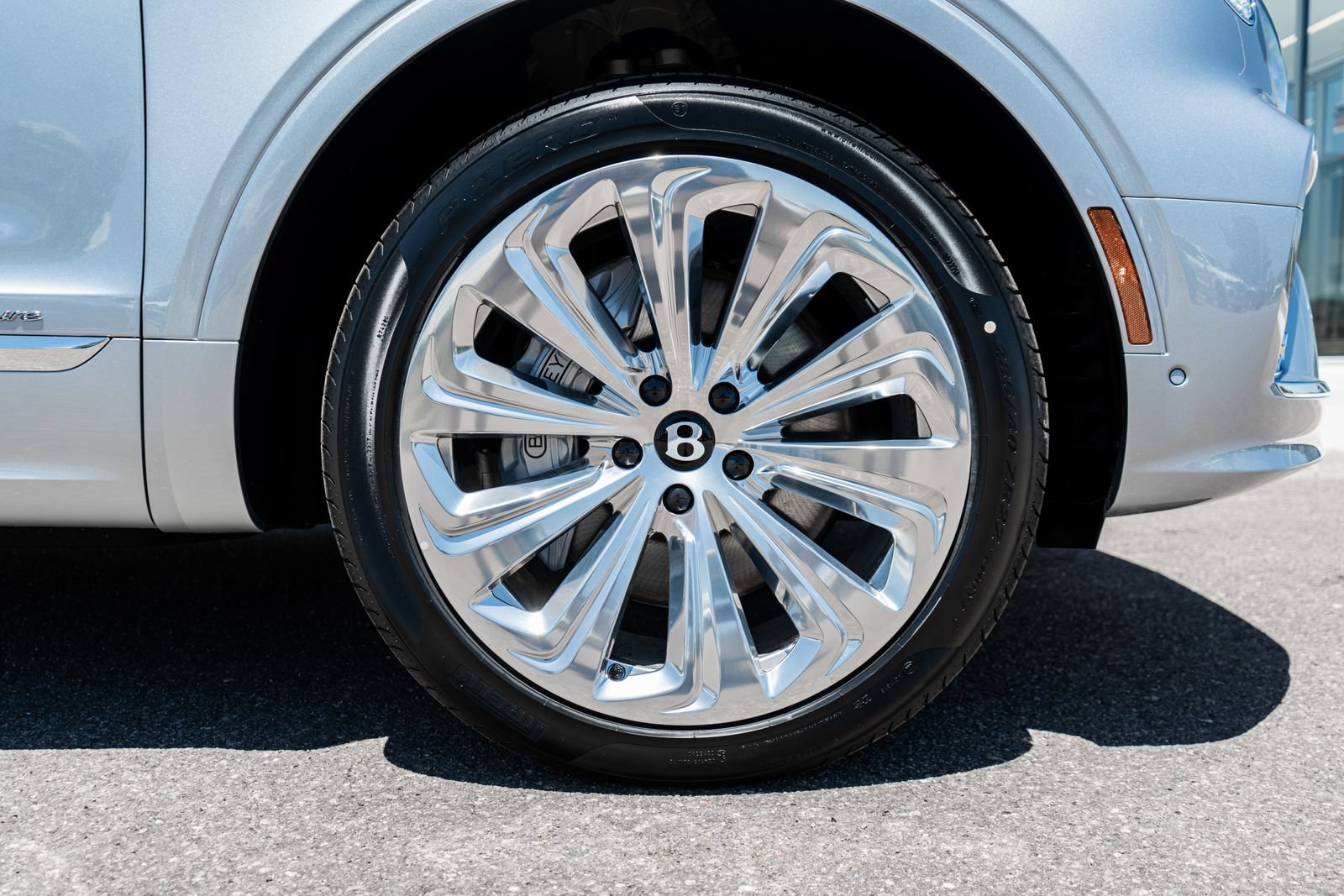 New 2026 Bentley Bentayga Extended Wheelbase AWD/4WD image 16