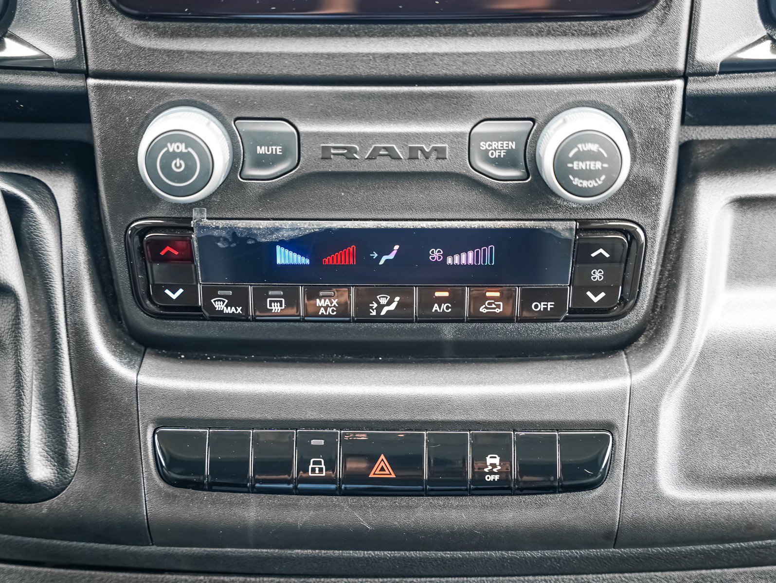 Used 2025 RAM ProMaster 2500 w/ Convenience Group FWD image 23