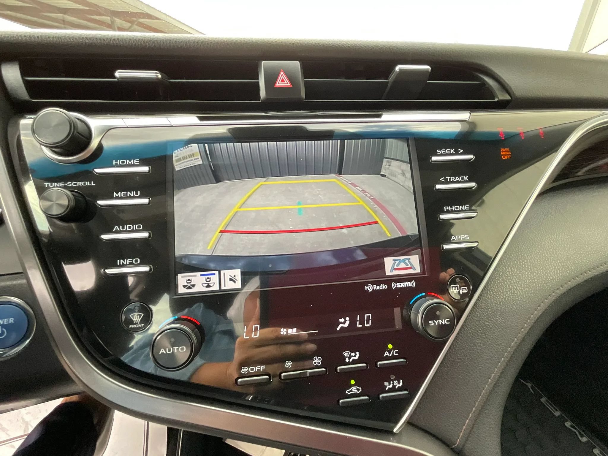 Used 2018 Toyota Camry LE w/ Audio Package FWD image 27