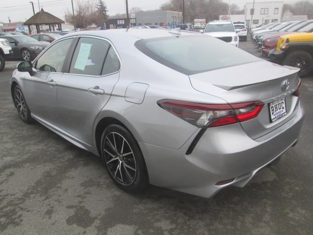 Used 2024 Toyota Camry SE FWD image 4