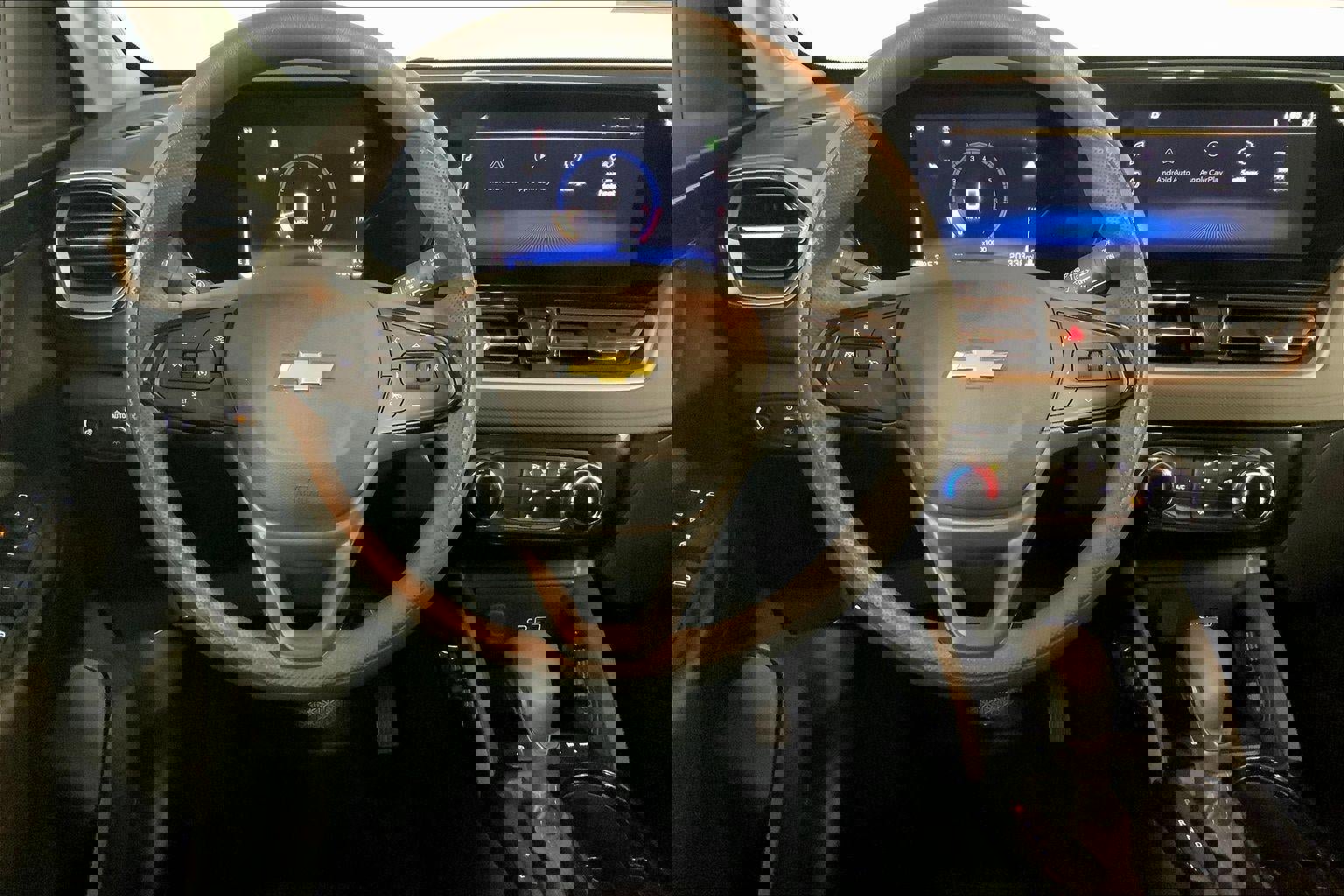 Used 2025 Chevrolet TrailBlazer LT w/ Driver Confidence Package image 5