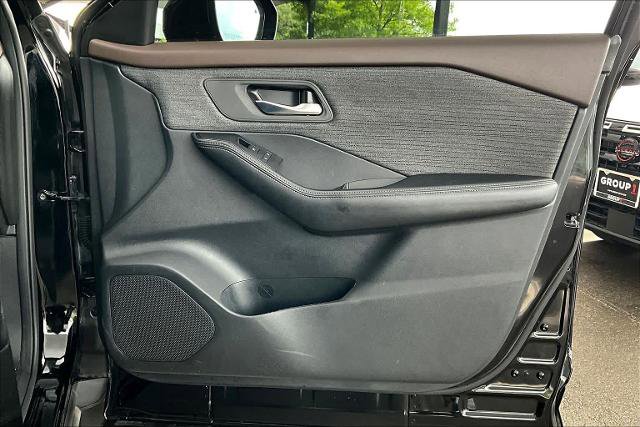 Certified 2023 Nissan Rogue SV FWD image 22