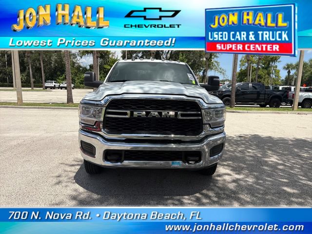 Used 2023 RAM 3500 Tradesman w/ Chrome Appearance Group AWD/4WD image 16