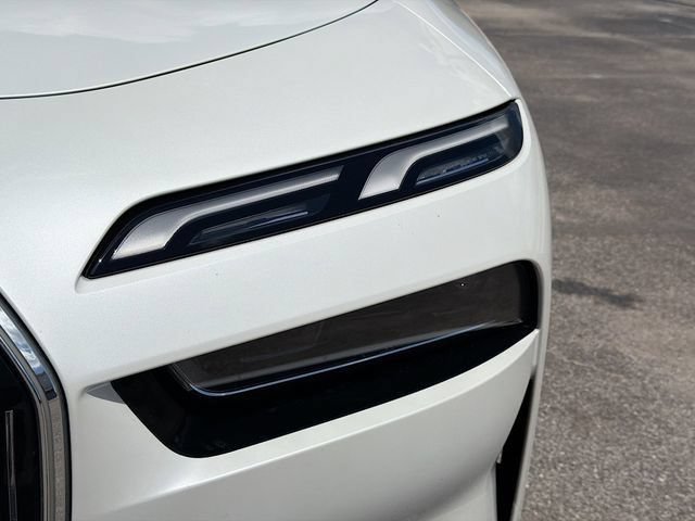 Used 2025 BMW i7 eDrive50 w/ Premium Package RWD image 9
