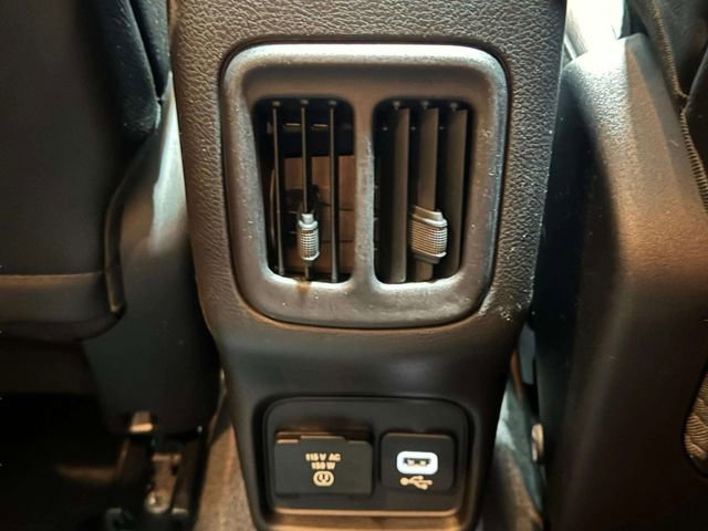 Used 2018 Jeep Compass Latitude w/ Popular Equipment Group image 17