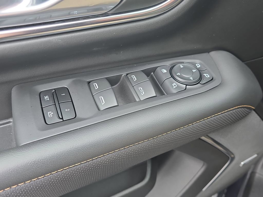 Certified 2024 GMC Yukon XL AT4 w/ AT4 Premium Plus Package AWD/4WD image 31