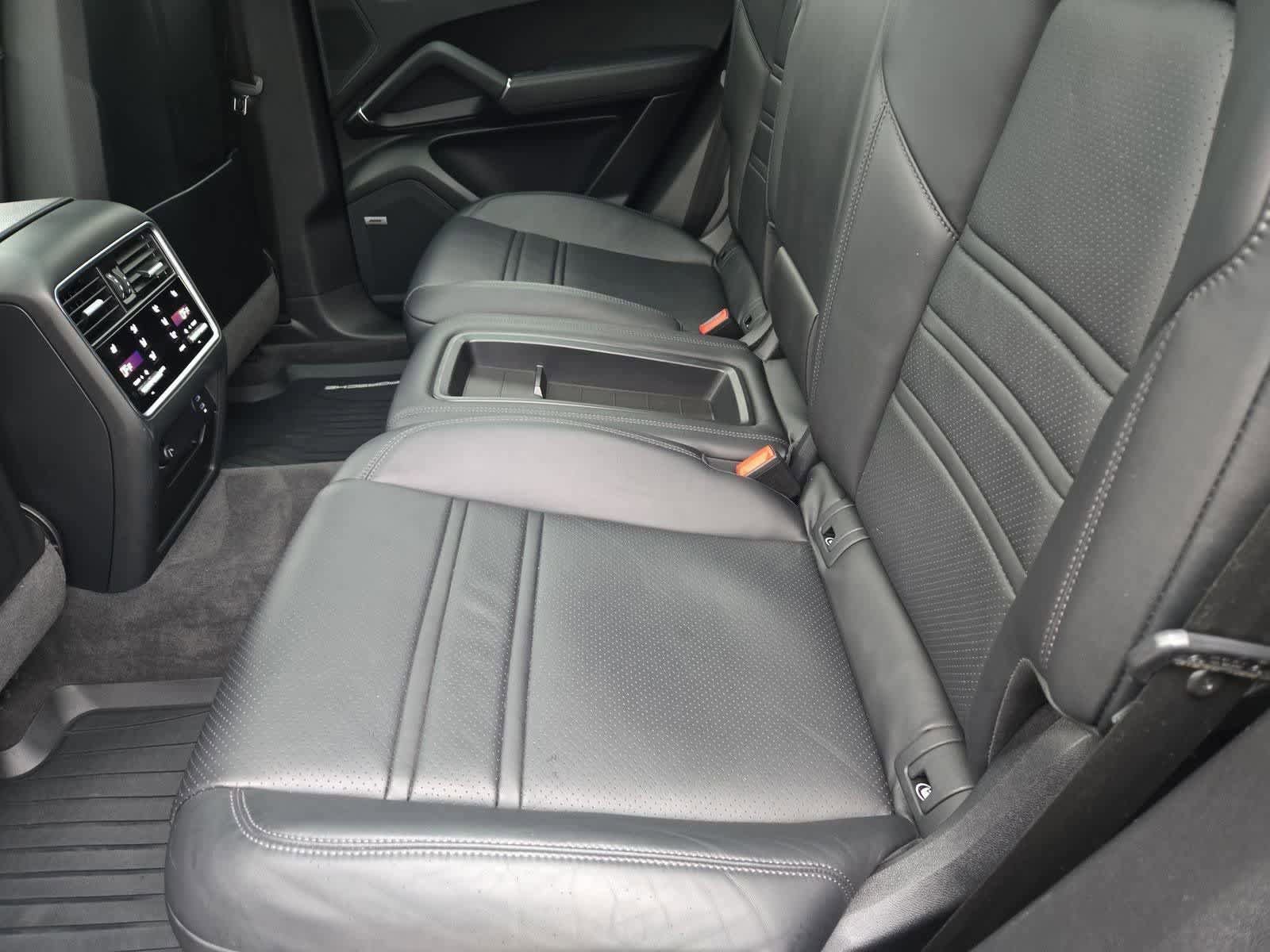 Used 2022 Porsche Cayenne S AWD/4WD image 18