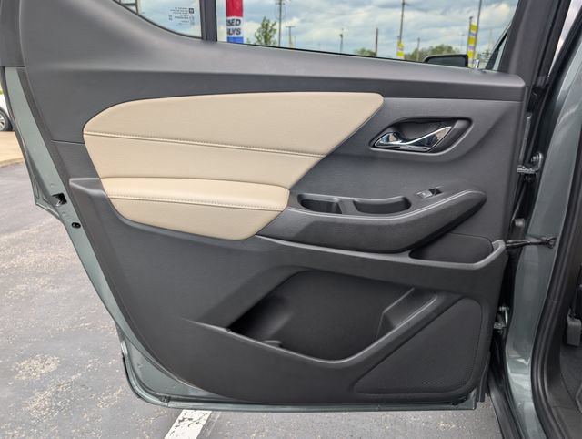 Used 2023 Chevrolet Traverse LT w/ LT Premium Package FWD image 14