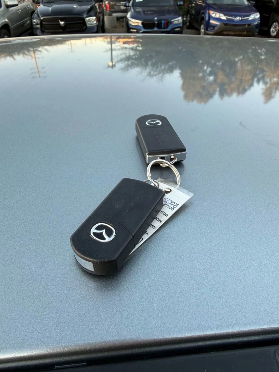 Used 2012 MAZDA MAZDA3 i Touring image 30