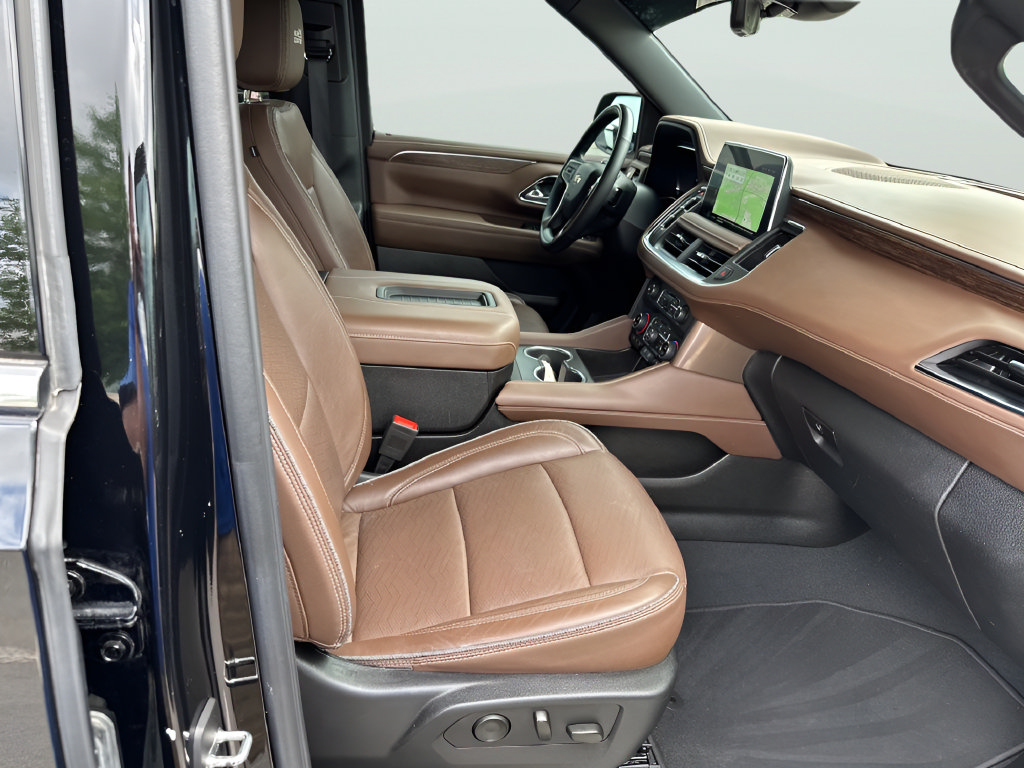 Used 2023 Chevrolet Tahoe High Country AWD/4WD image 36