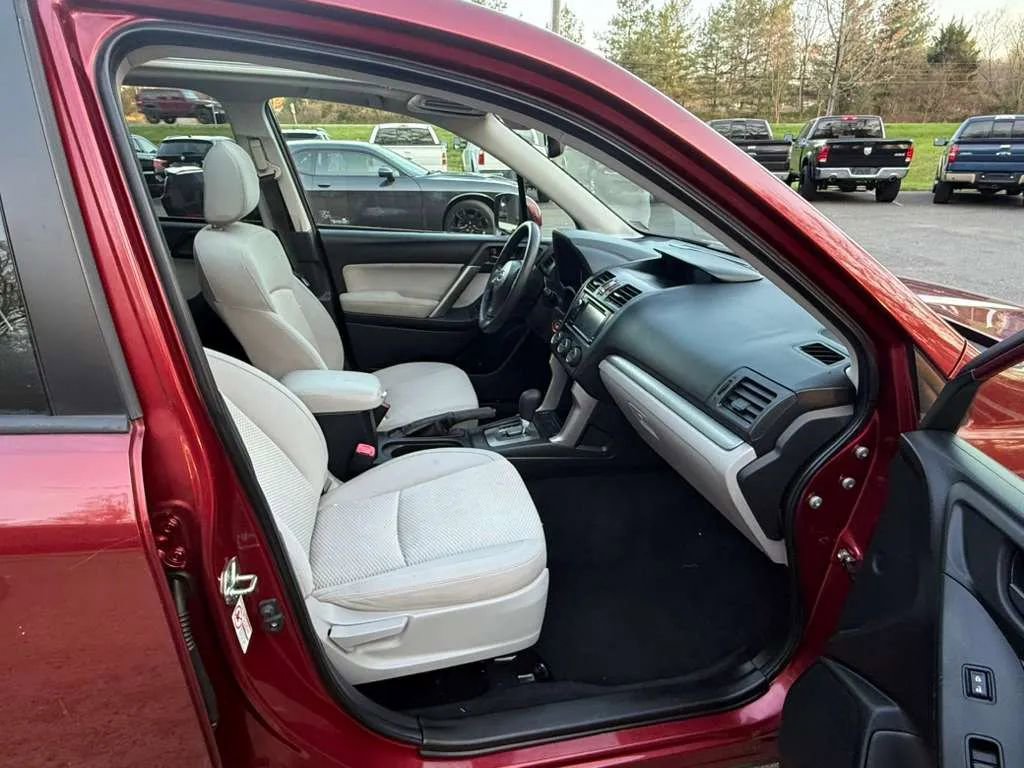 Used 2015 Subaru Forester 2.5i Premium AWD/4WD image 24