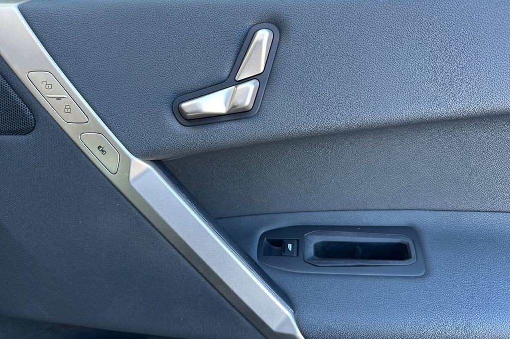 Used 2023 BMW iX xDrive50 image 17