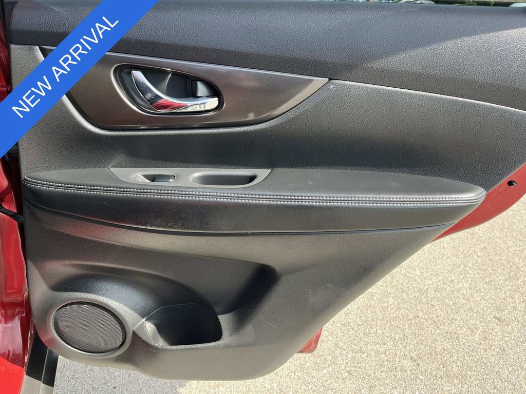 Used 2015 Nissan Rogue S AWD/4WD image 20