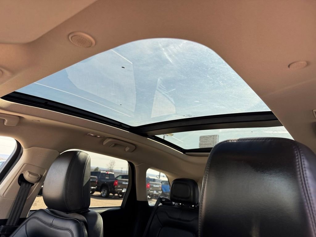 Used 2023 Lincoln Corsair Grand Touring AWD/4WD image 9