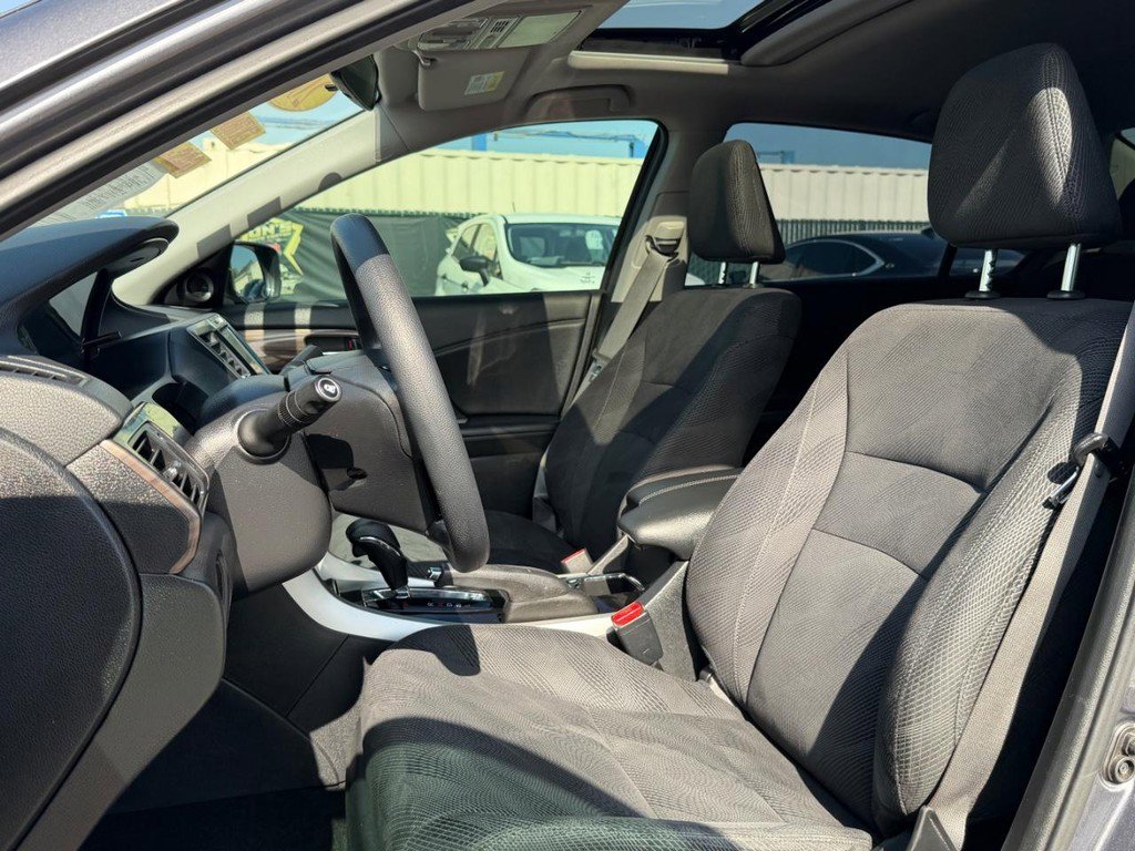 Used 2017 Honda Accord EX image 18