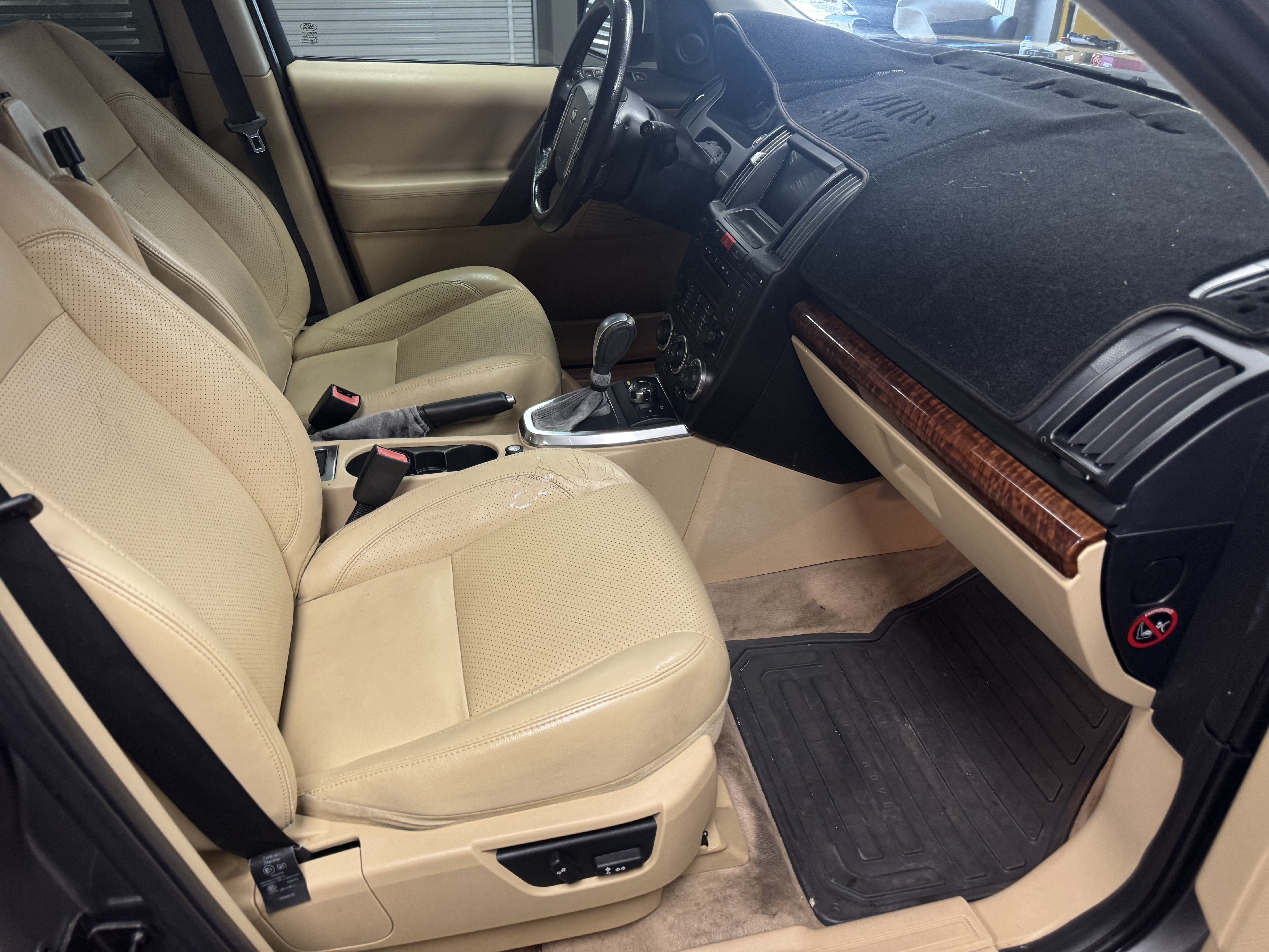 Used 2008 Land Rover LR2 HSE AWD/4WD image 13