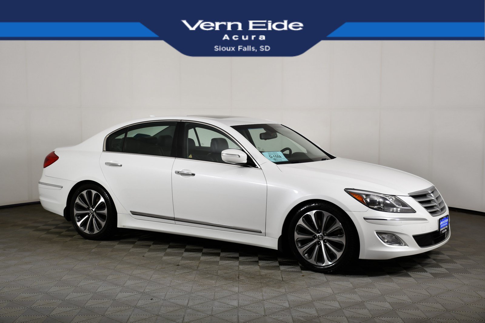 Used 2013 Hyundai Genesis 5.0 R-Spec RWD image 1
