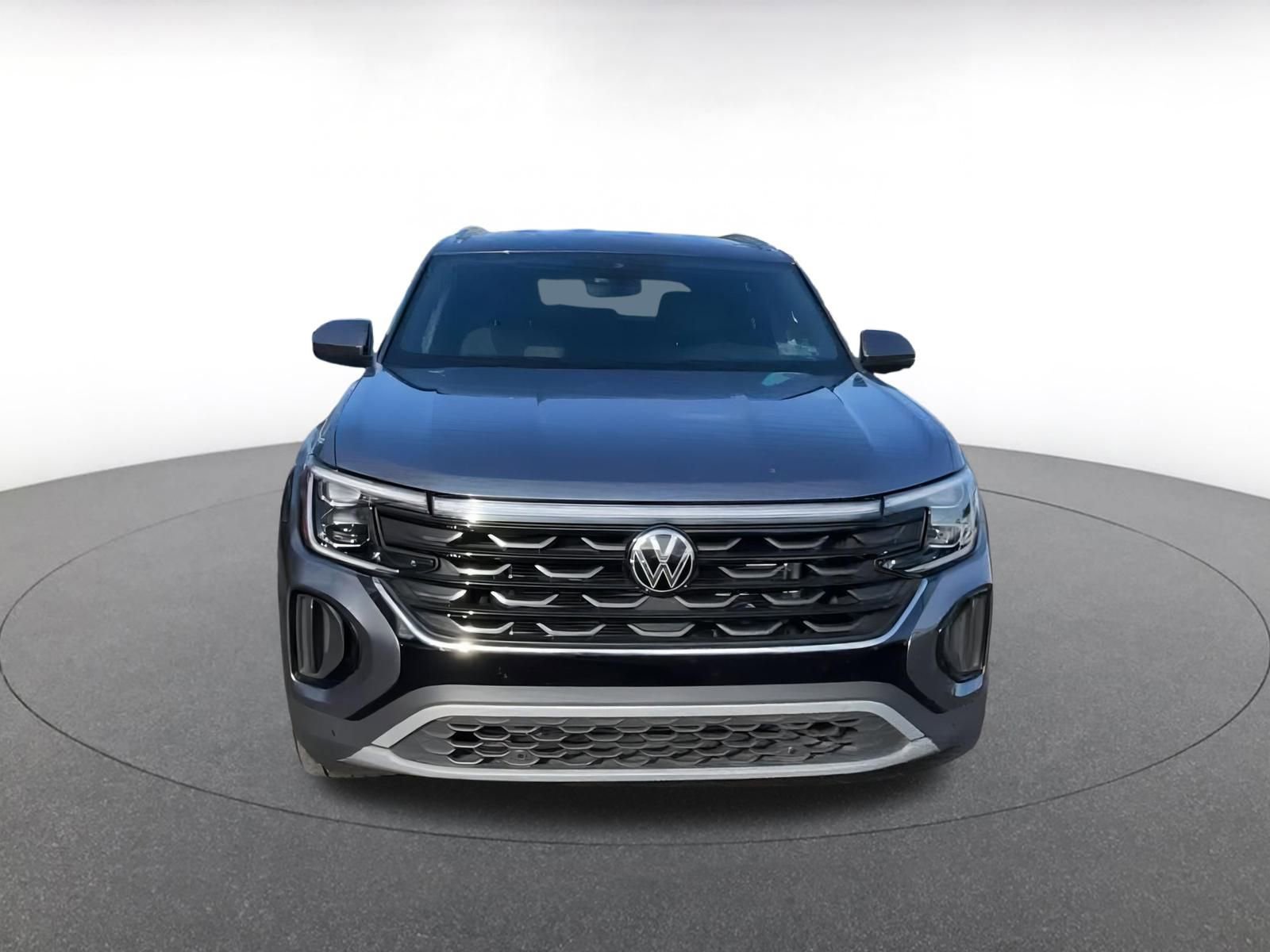 Used 2025 Volkswagen Atlas Cross Sport SE image 4