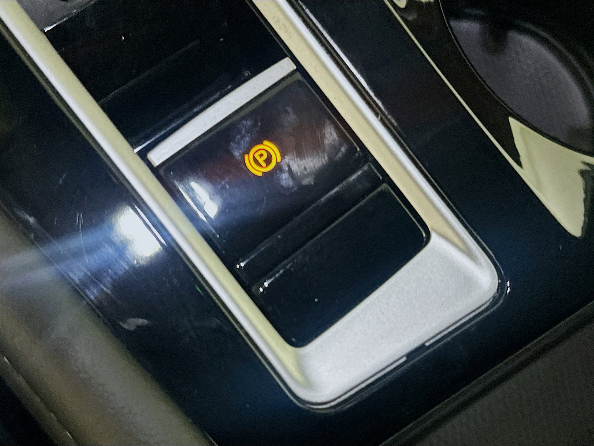 Used 2025 Volkswagen Atlas SE image 23