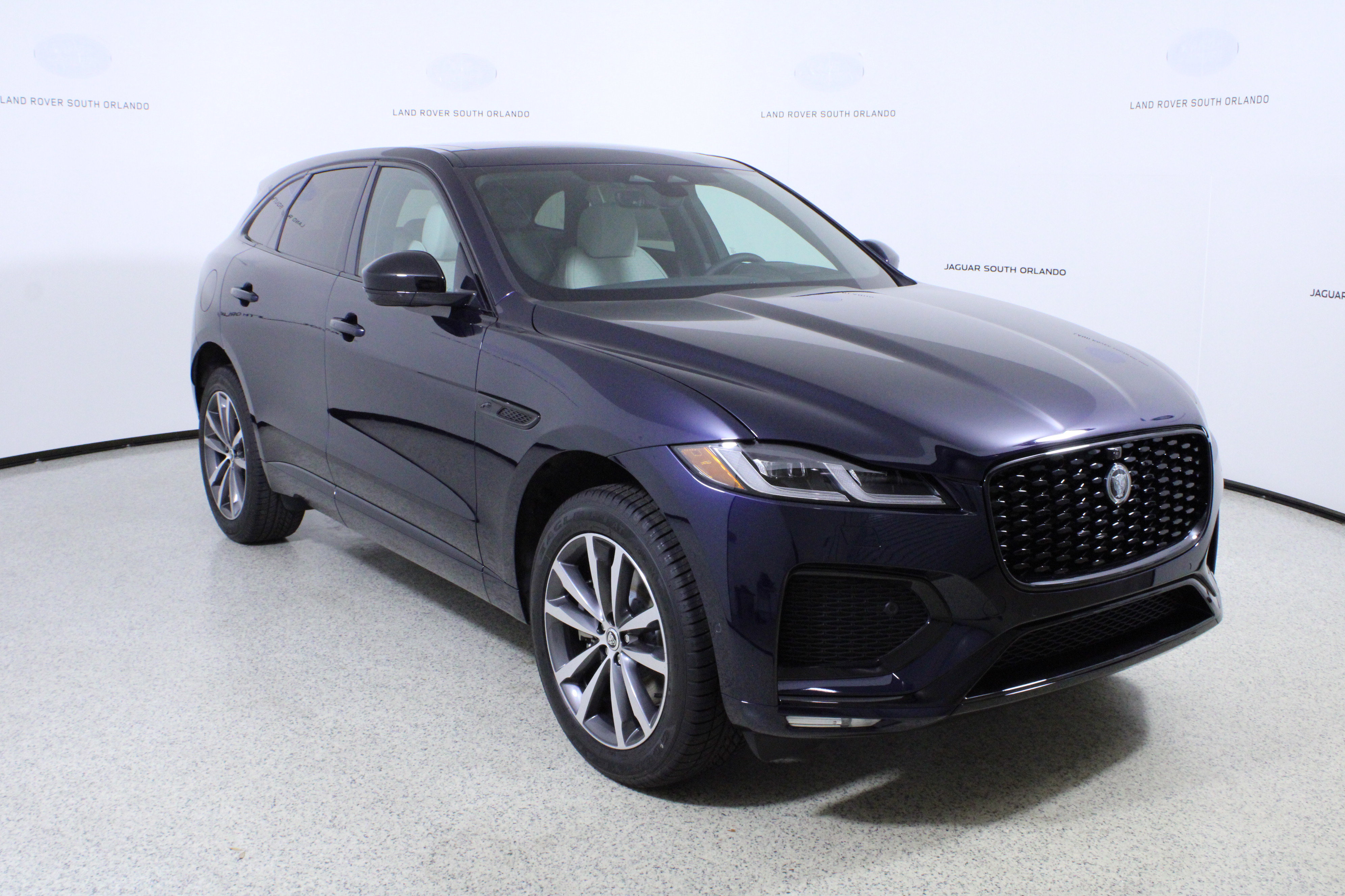 New 2026 Jaguar F-PACE R-Dynamic S image 3