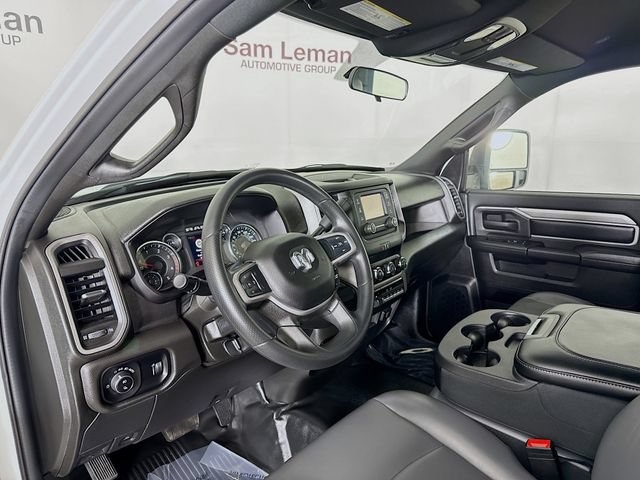 Used 2024 RAM 3500 Tradesman w/ Chrome Appearance Group AWD/4WD image 9