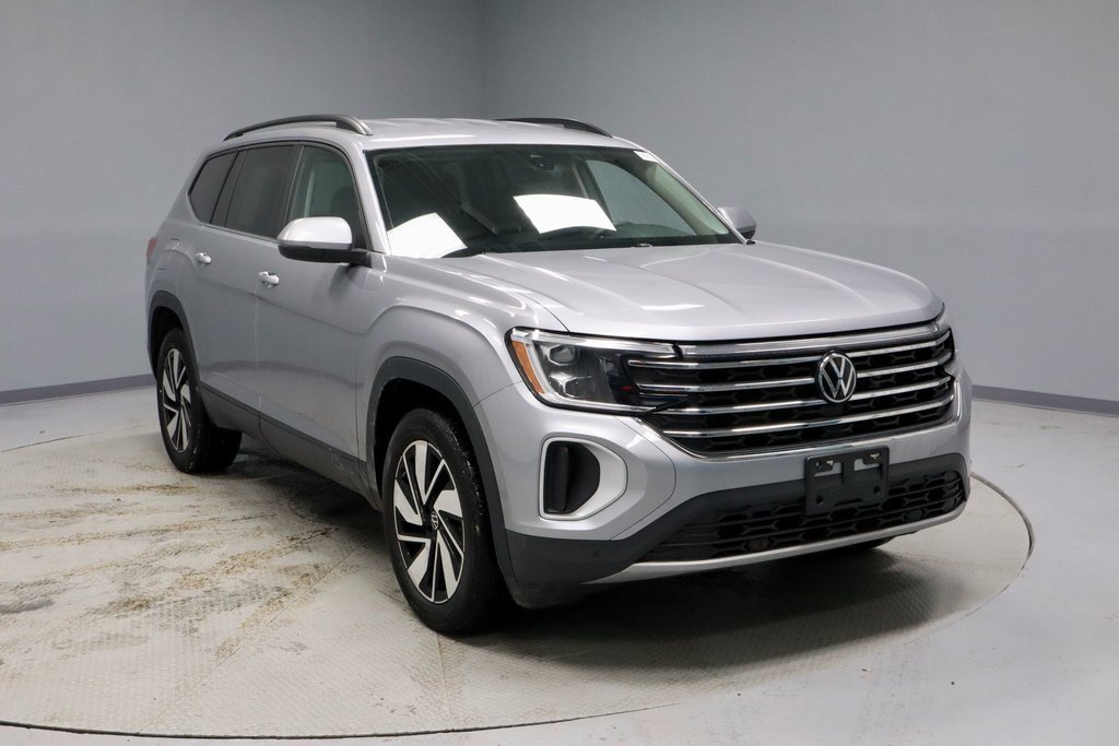 Used 2025 Volkswagen Atlas SE image 1