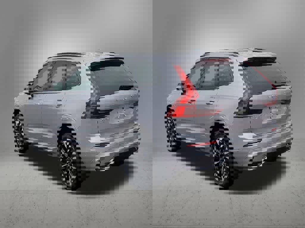 New 2026 Volvo XC60 B5 Plus w/ Protection Package Premier image 4