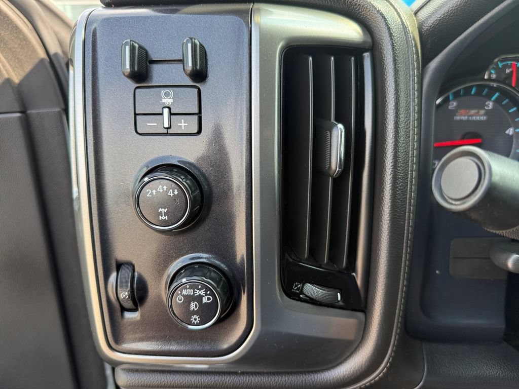 Used 2019 Chevrolet Silverado 2500 LTZ w/ Duramax Plus Package AWD/4WD image 25