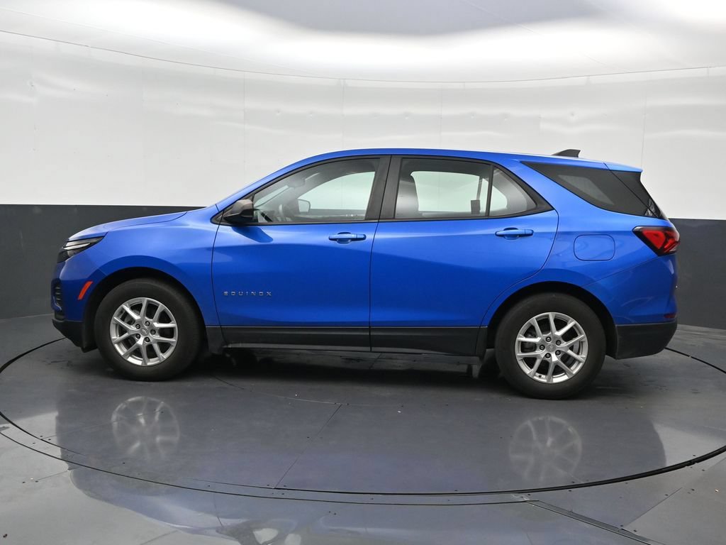 Used 2024 Chevrolet Equinox LS w/ Driver Confidence II Package FWD image 2