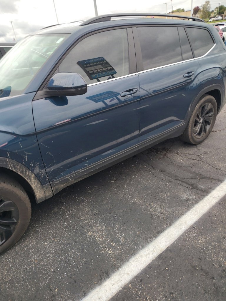 Used 2022 Volkswagen Atlas SE AWD/4WD image 3