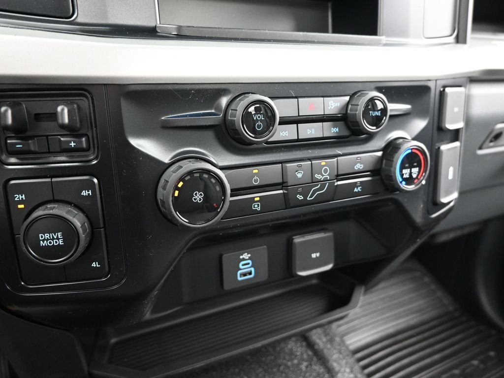 New 2026 Ford F250 XL w/ F-250 >10K GVWR Package AWD/4WD image 9