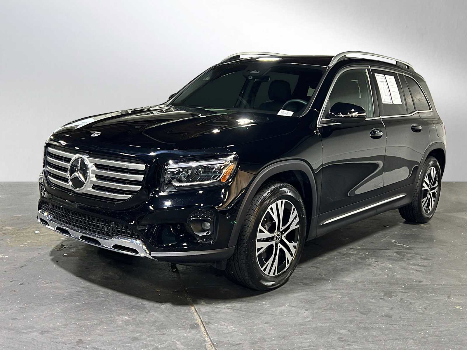 Used 2025 Mercedes-Benz GLB 250 4MATIC image 7