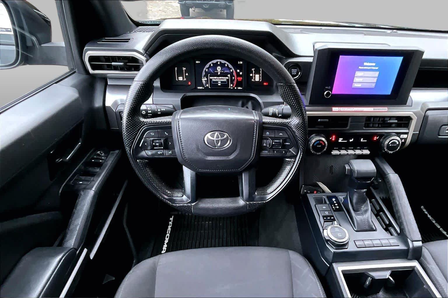 Certified 2025 Toyota Tacoma SR5 AWD/4WD image 6