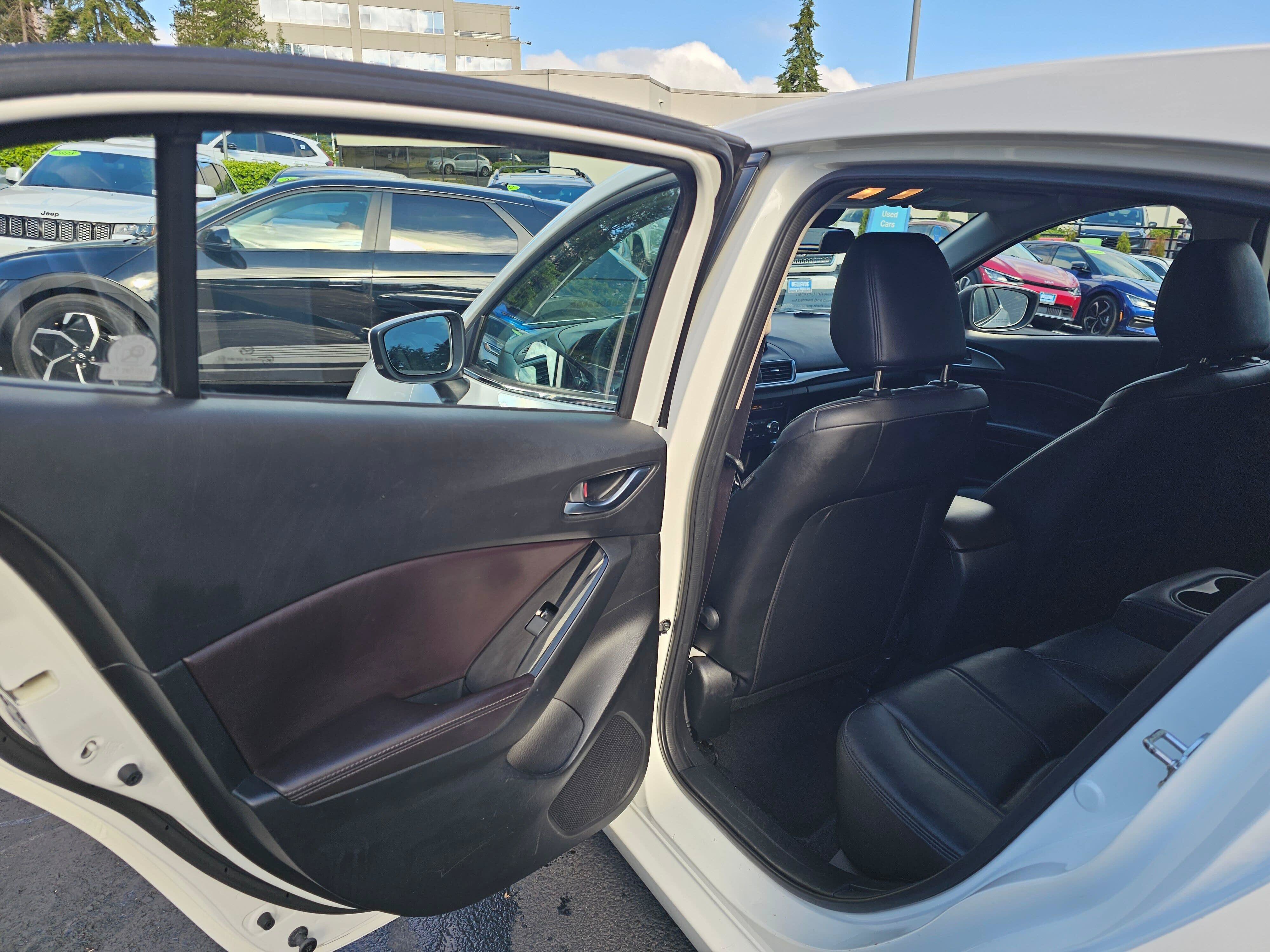 Used 2017 MAZDA MAZDA3 Touring FWD image 18