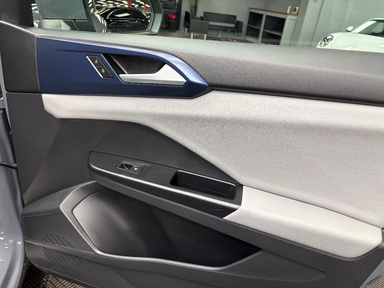 Used 2022 Volkswagen Taos SE image 37