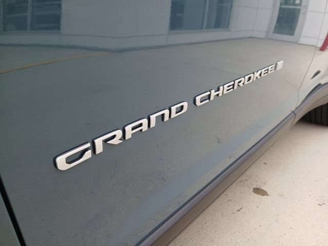 New 2026 Jeep Grand Cherokee L Limited w/ Trailer Tow Package AWD/4WD image 38