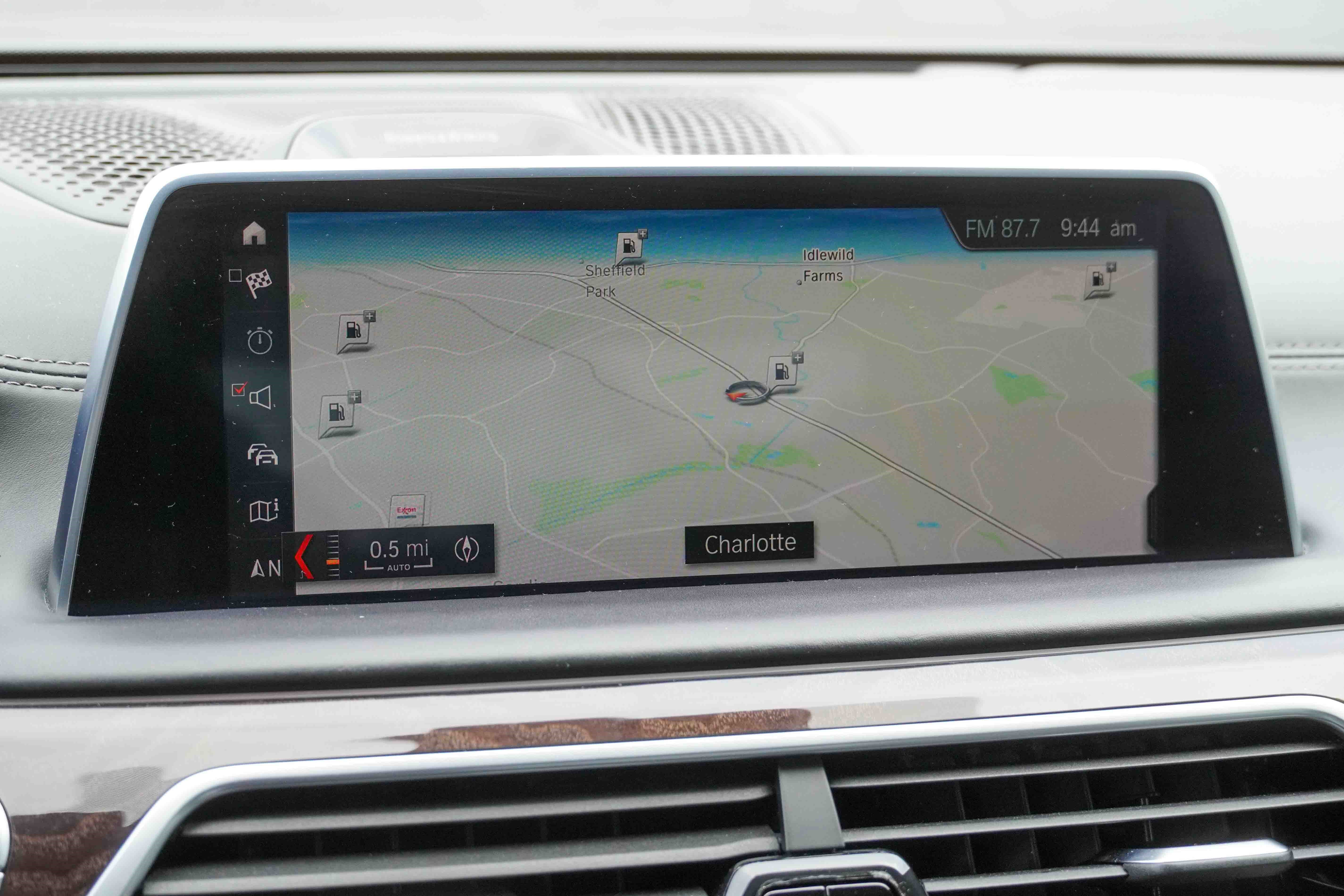 Used 2019 BMW 740i w/ Executive Package image 28