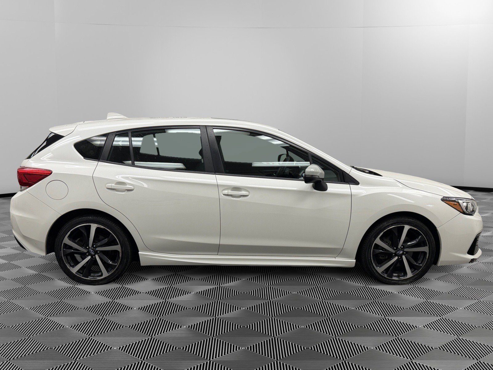 Used 2023 Subaru Impreza 2.0i Sport image 6