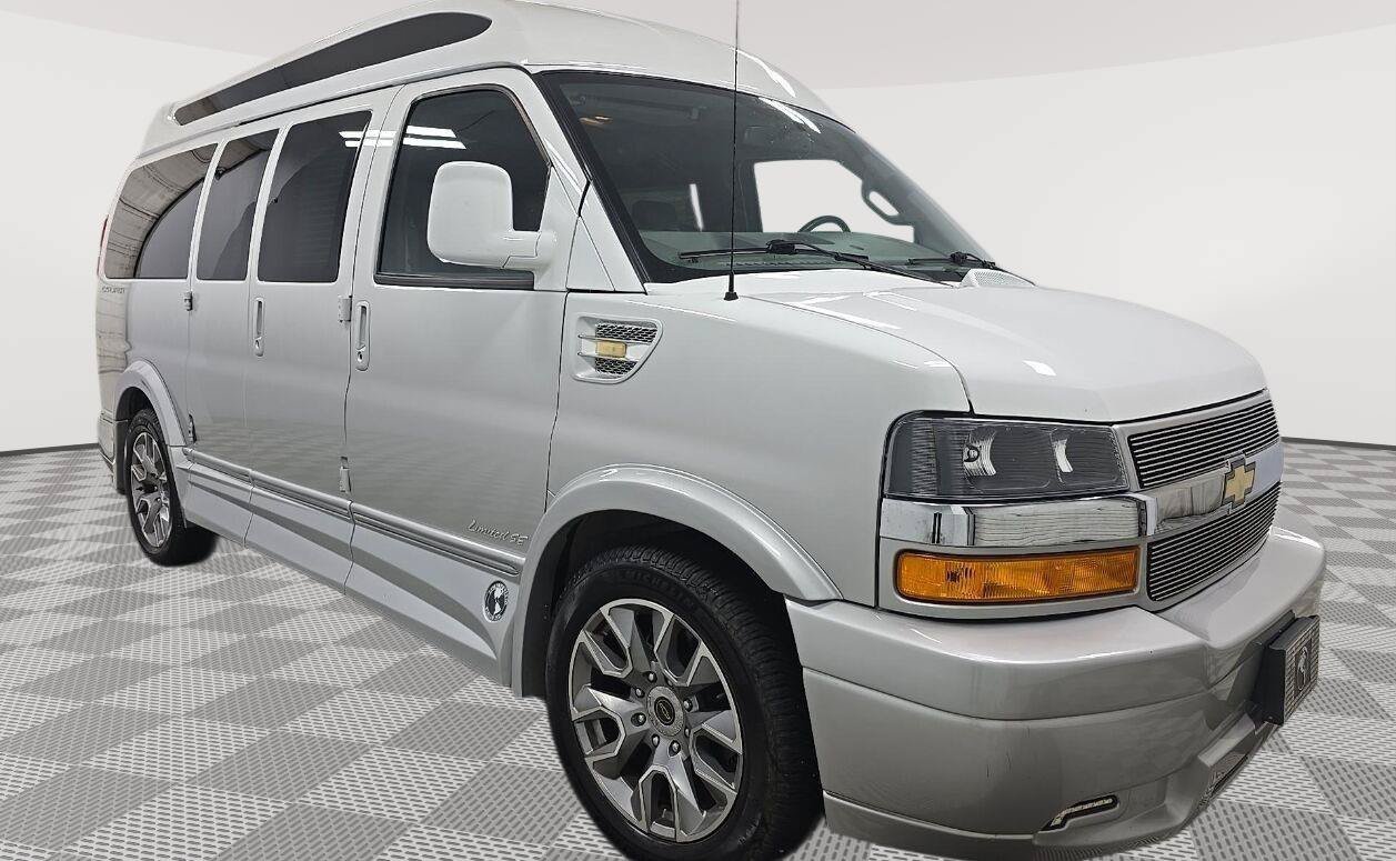 Used 2023 Chevrolet Express 2500 RWD image 14