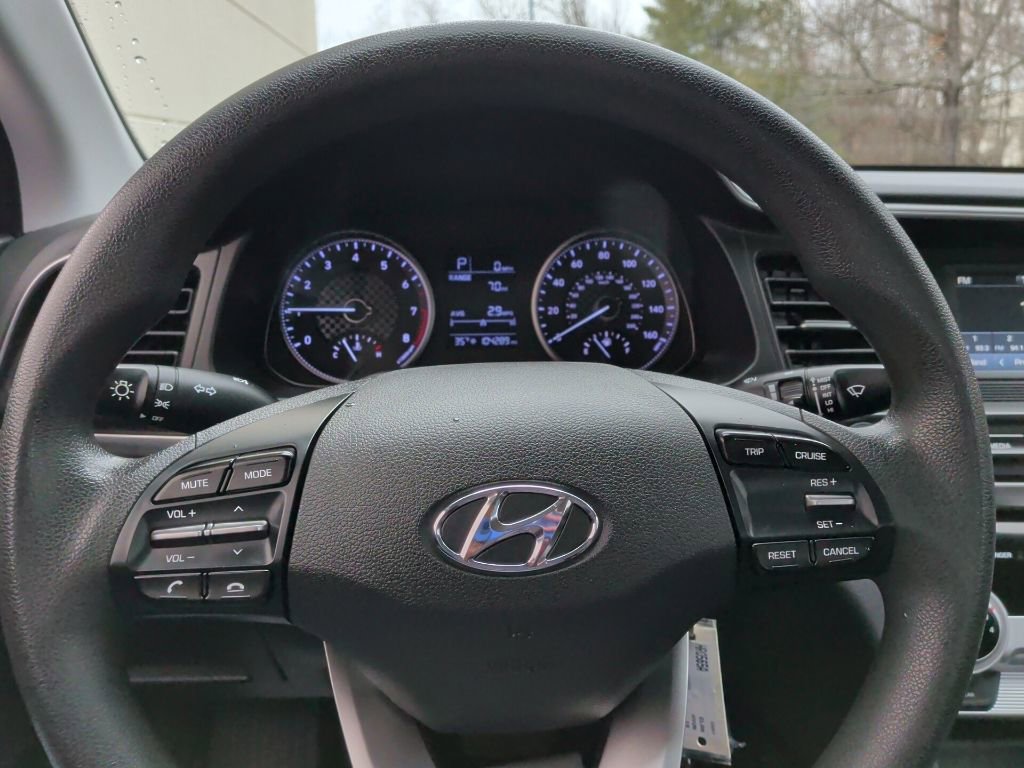 Used 2019 Hyundai Elantra SE w/ Cargo Package image 16