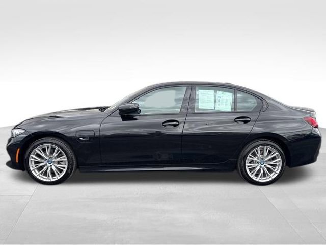 Used 2023 BMW 330e xDrive w/ Premium Package image 5