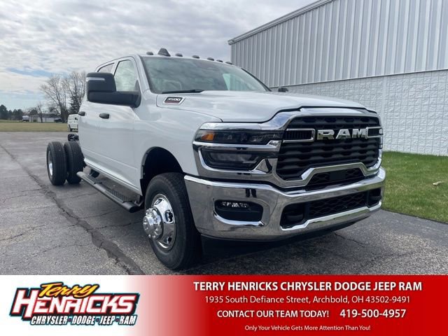New 2026 RAM 3500 4x4 Crew Cab DRW image 1