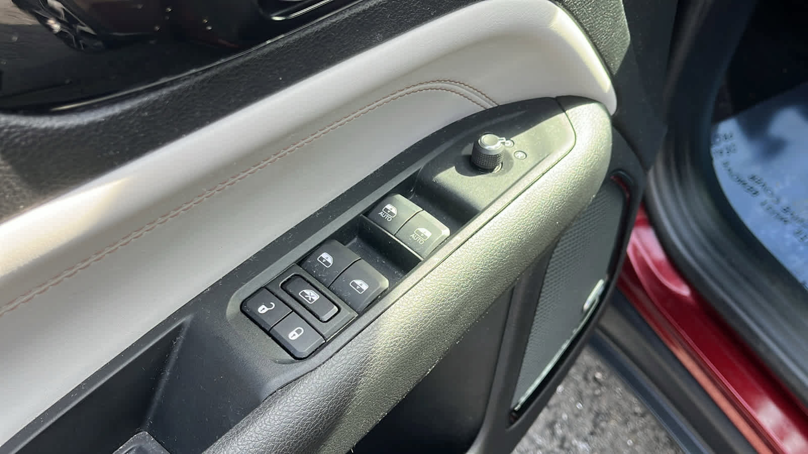 Used 2022 Jeep Compass Limited w/ Sun and Sound Group image 23