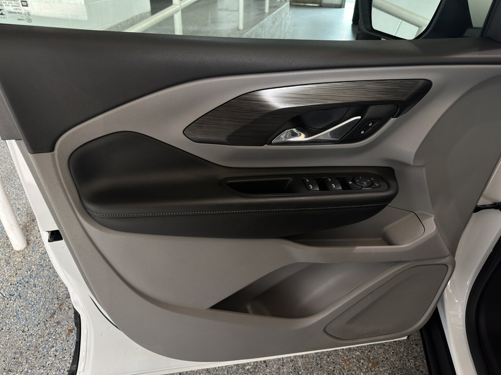 Used 2024 GMC Terrain SLE image 23