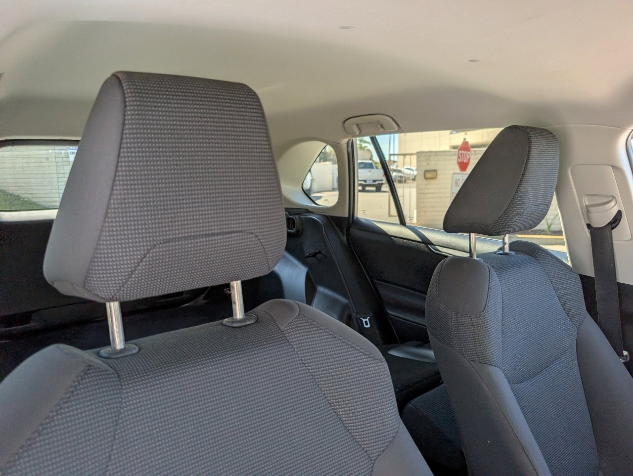 Used 2020 Toyota RAV4 LE image 3