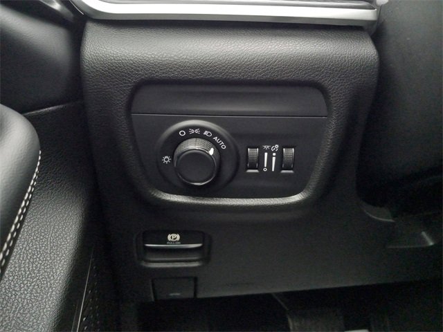 Used 2024 Jeep Grand Cherokee L Laredo image 25