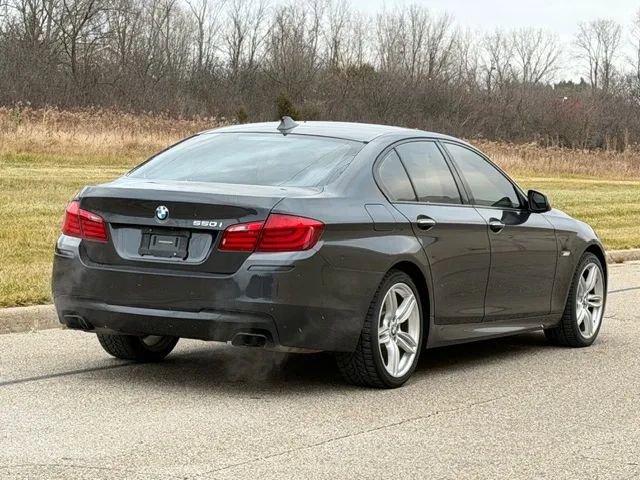 Used 2011 BMW 550i Sedan image 32